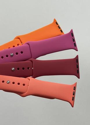 Силіконовий ремінець на apple watch4 фото