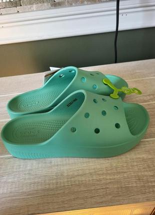 Крокс класік шльопанці платформа мьятні crocs classic platform slide jade stone