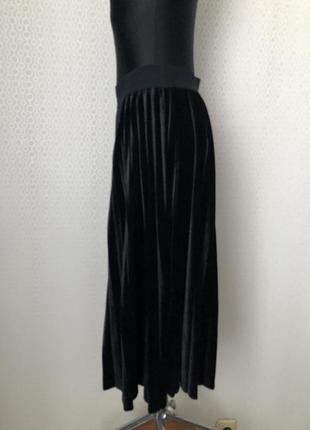 Классная черная велюровая / плюшевая плиссированная юбка плиссе от lindex, размер s (m-l)3 фото
