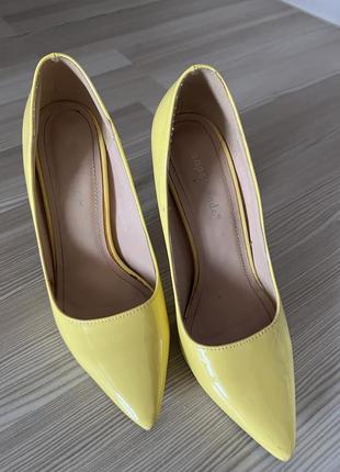 Туфлі жіночі жовті
