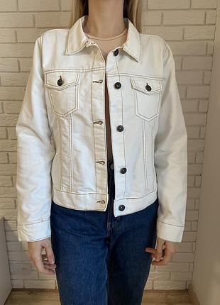 Біла джинсовка