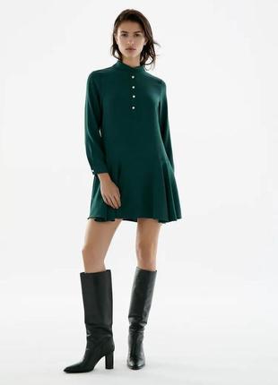 Зелёное свободное платье zara с длинным рукавом
