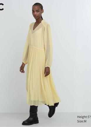 Платье uniqlo:c желтое chiffon pleated long-sleeve dress1 фото