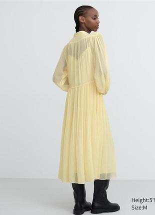 Платье uniqlo:c желтое chiffon pleated long-sleeve dress3 фото