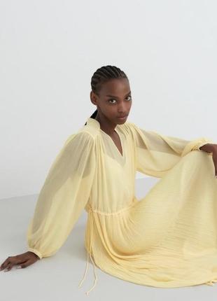 Платье uniqlo:c желтое chiffon pleated long-sleeve dress4 фото