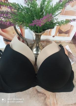 Бюстгальтер.