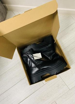 Нові жіночі масивні чорні черевики 40-41 розмір8 фото