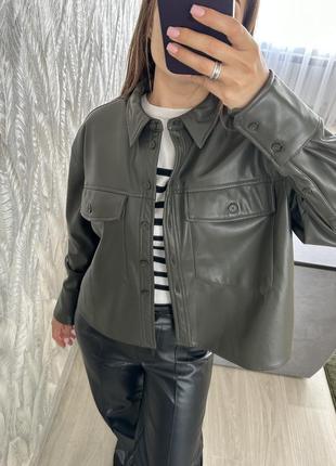 Жіноча шкіряна сорочка піджак хакі розмір універсальний1 фото