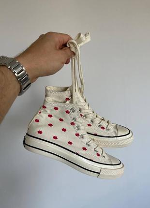 Жіночі кросівки кеди converse chuck 70 embroidered lips / конверс білі конверси з поцілунками3 фото