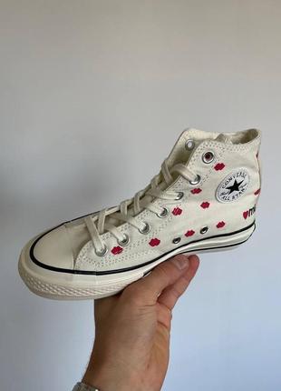 Жіночі кросівки кеди converse chuck 70 embroidered lips / конверс білі конверси з поцілунками5 фото