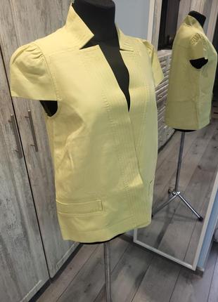 Жакет шовковий салатовий з поясом розмір 38/10 jaeger london