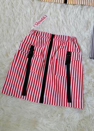Стрейчевая мини-юбка в полоску на замке с накладными карманами карго разные цвета и размеры3 фото