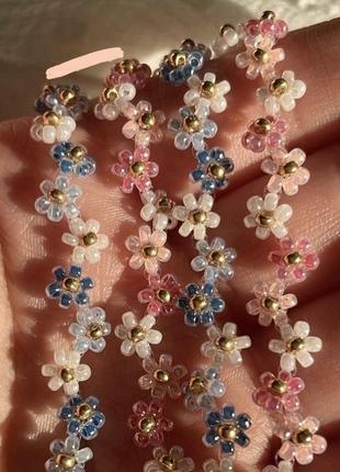 Цветочный браслет из бисера нежный ромашки цветы стильный украшение топ3 фото