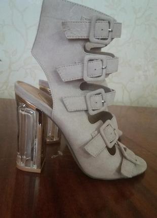 Чоботи літні