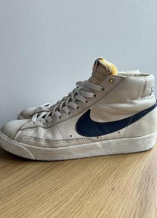 Nike blazer