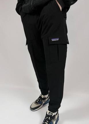 Трендові чоловічі штани patagonia чорного кольору