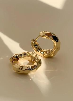 Сережки кільця об'ємні фактурні кульчики маленькі під золото кільце