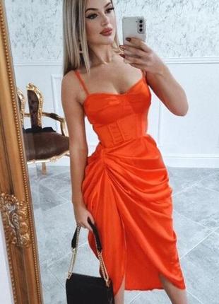 Распродажа платье prettylittlething миди asos с драпировкой9 фото