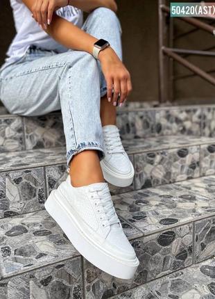 Шкіряні жіночі білі кеди з натуральної шкіри