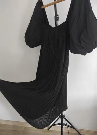Чорна сукня плаття чёрное платье плиссе с объемными рукавами от zara