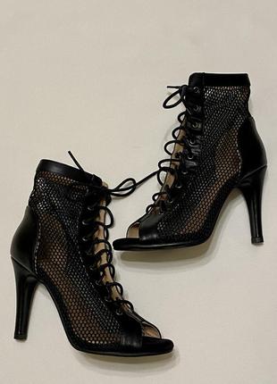 Туфлі для танців heels