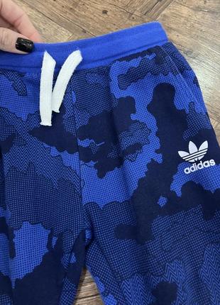 Комплект все фирмы adidas: костюм, кепка, кроссовки, босоножки3 фото