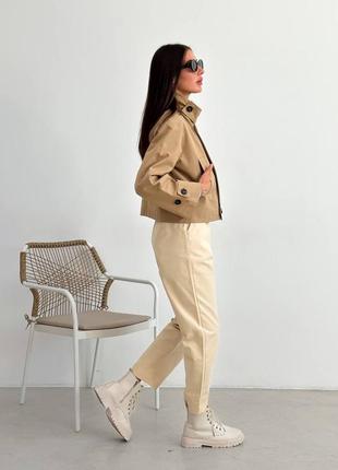 Стильний жіночий укорочений тренч, модна коротка куртка з коттону, бежевий тренч3 фото