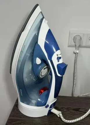 Утюг беспроводной quigg, germany, 2400w, состояние очень хорошее