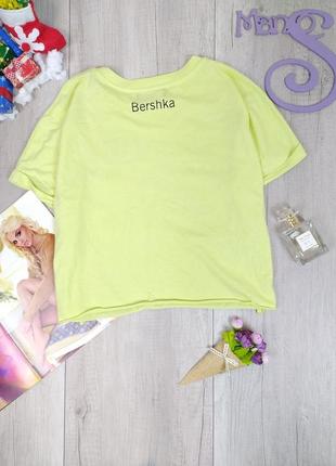 Женская футболка bershka оверсайз салатового цвета с принтом и карманом размер м (46)4 фото