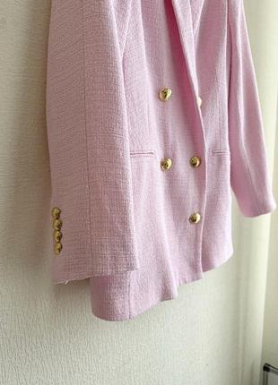 Трендовий твідовий піджак ніжно-рожевого кольору3 фото