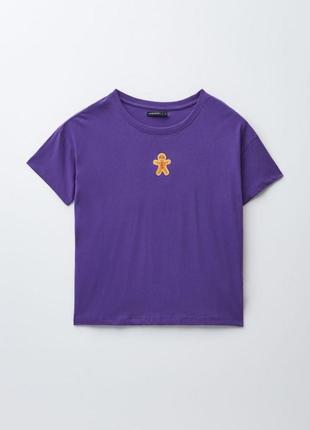 Яскраво-фіолетова футболка з короткими рукавами5 фото