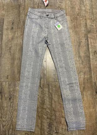 Брюки джинсы