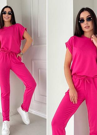 Жіночий костюм