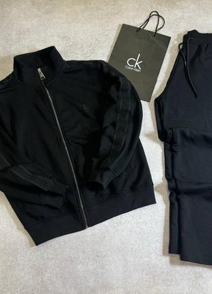 Жіночий костюм calvin klein