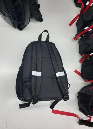 Рюкзак черный "амонг ас" вместительный средний 35×23×11см3 фото