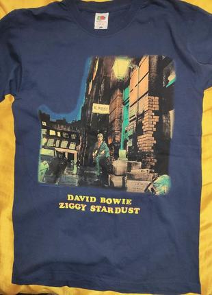 Стильна чоловіча офіційна ліцензована футболка david bowie ziggy stardust

.s2 фото