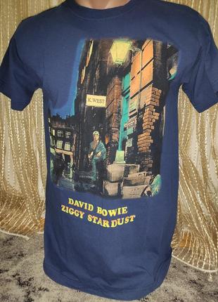Стильна чоловіча офіційна ліцензована футболка david bowie ziggy stardust

.s6 фото
