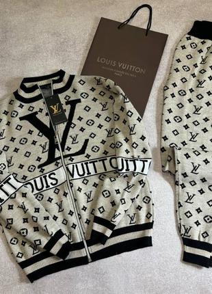 Жіночий костюм louis vuitton