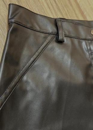 Шорти з еко шкіри.