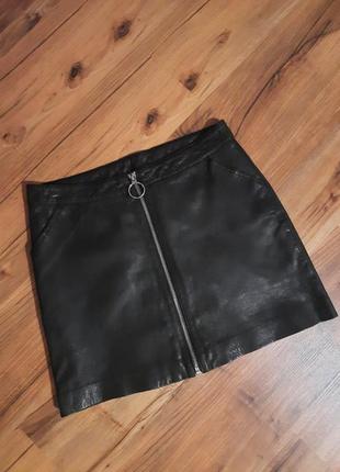 Сток чёрная кожаная юбка.