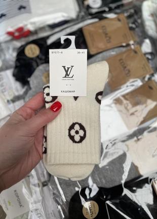 Носки кашемировые под бренд бренд брендовые lv молочные коричневые под угги