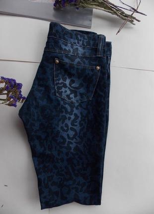 Классные джинсы с леопардовым принтом