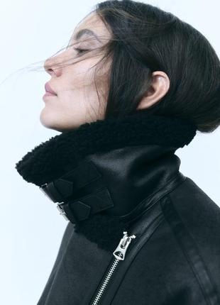 Чорна трендова базова куртка дублянка косуха6 фото
