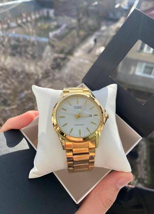Золотые мужские наручные часы casio / касио