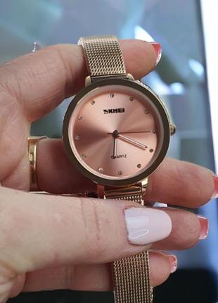 Женские классические наручные часы с металлическим браслетом skmei 1291rg  розовое золото2 фото