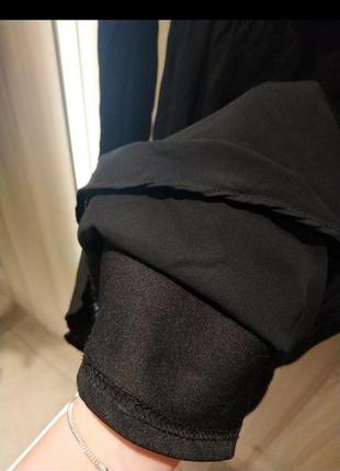 Чорне легке плаття з довгим рукавом з рюшами5 фото