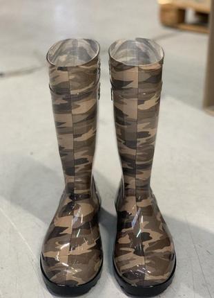 Резиновые мужские сапоги камуфляж коричневый3 фото