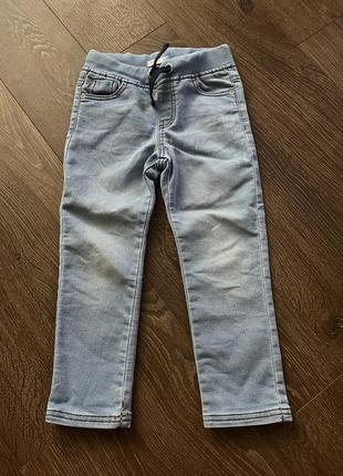 Джинсы для мальчика в хорошем состоянии