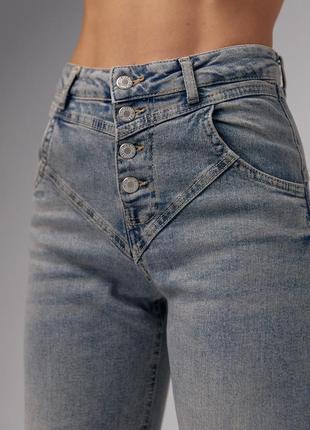Жіночі джинси straight з фігурною кокеткою2 фото