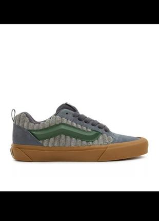 Vans

низькі кеди ванс vn0009qcdgr1 knu skool puffy dark grey/green